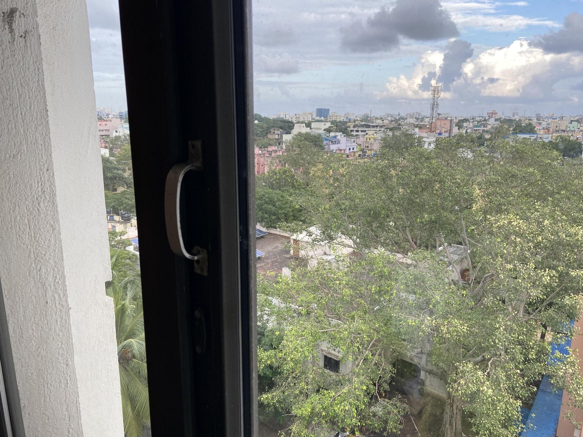 グランド チェンナイ バイ Grt ホテルズ エクステリア 写真 View from a window of a residential building in Sector 10