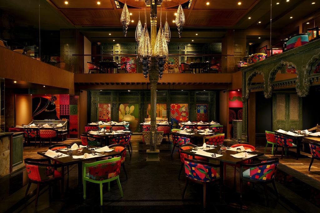 グランド チェンナイ バイ Grt ホテルズ エクステリア 写真 Interior of the restaurant