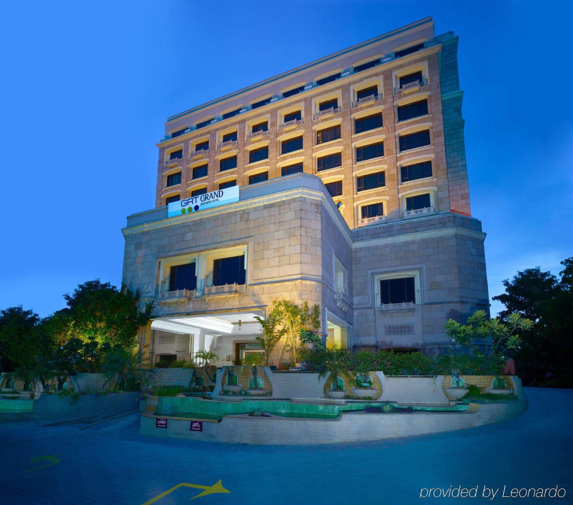 グランド チェンナイ バイ Grt ホテルズ エクステリア 写真 The hotel at night